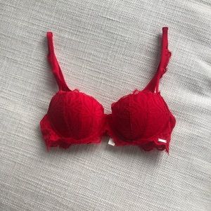 Victoria’s Secret RED PUSH UP BRA